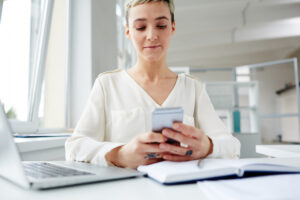 Jak działa e-recepta? Od&nbsp;kodu PIN po&nbsp;realizację w&nbsp;aptece