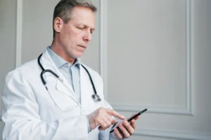 E-recepta w&nbsp;IKP – jak sprawdzić, pobrać i&nbsp;pokazać w&nbsp;aptece?