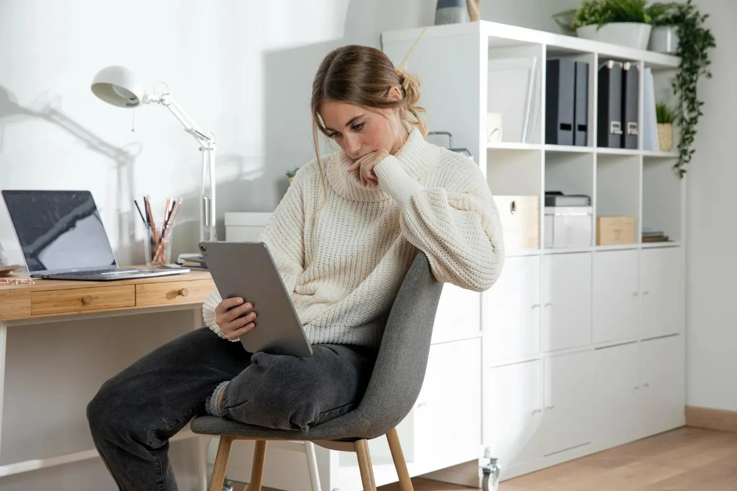 L4 przy pracy zdalnej – kiedy choroba wyklucza home office?